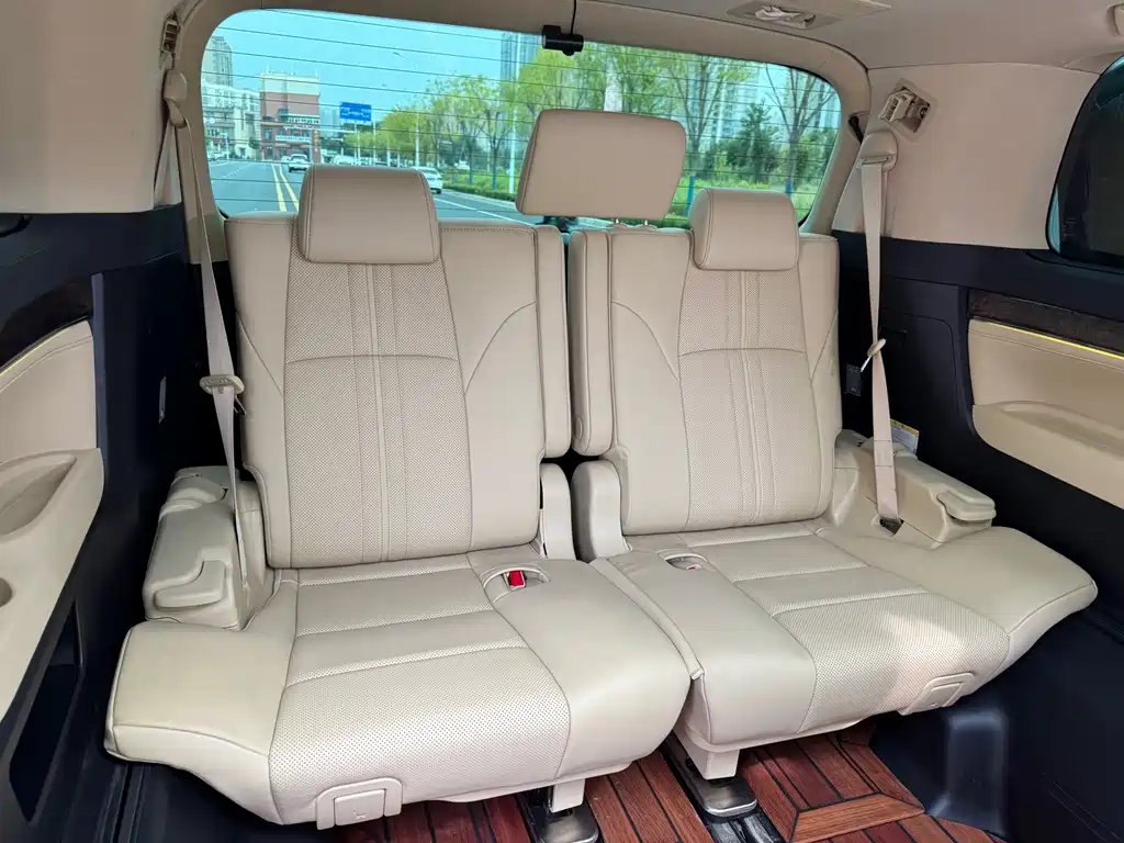 Toyota Vellfire — миниатюра 22