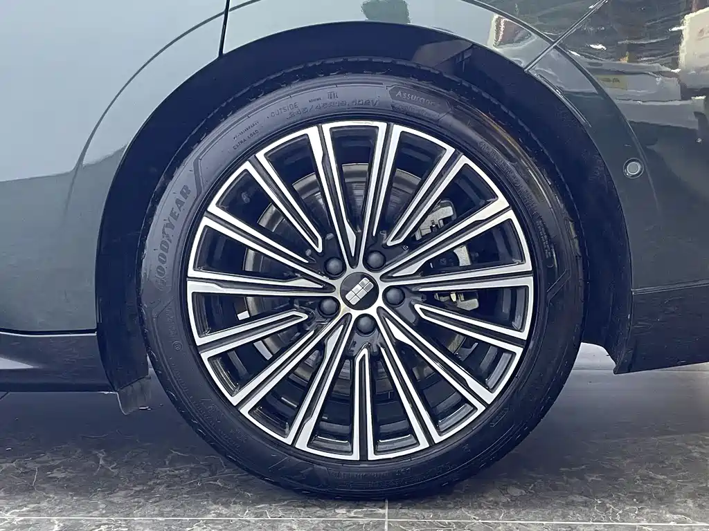 Geely Galaxy Galaxy 8 8 2025 130km EM-P