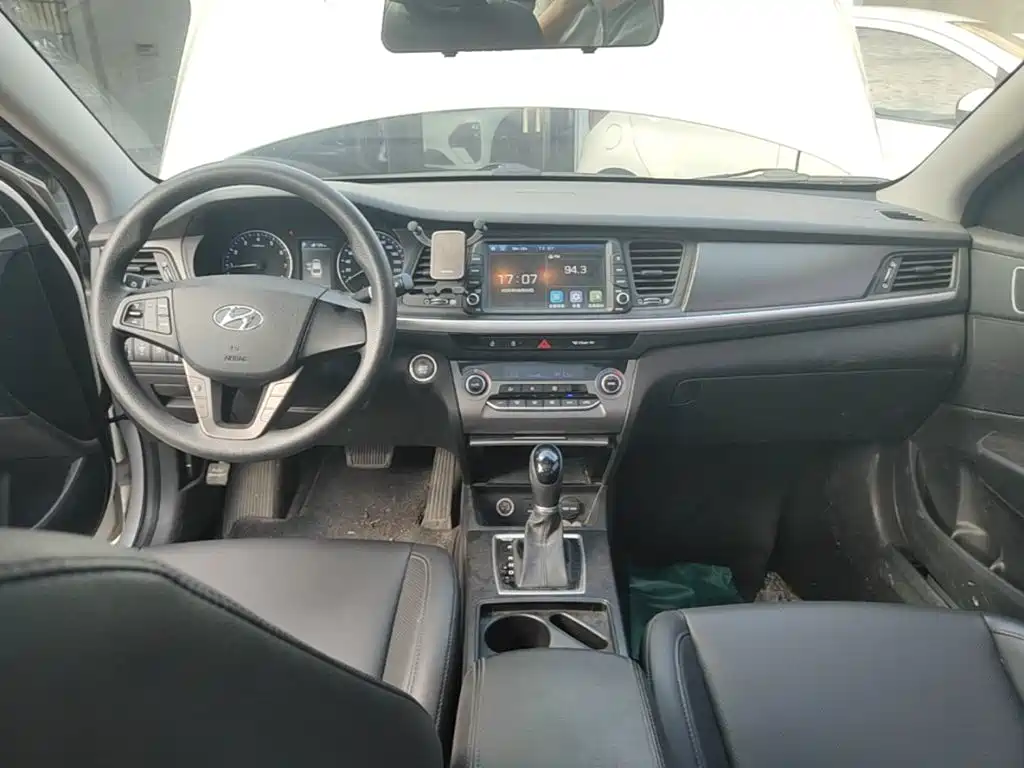 Hyundai Mistra — миниатюра 10