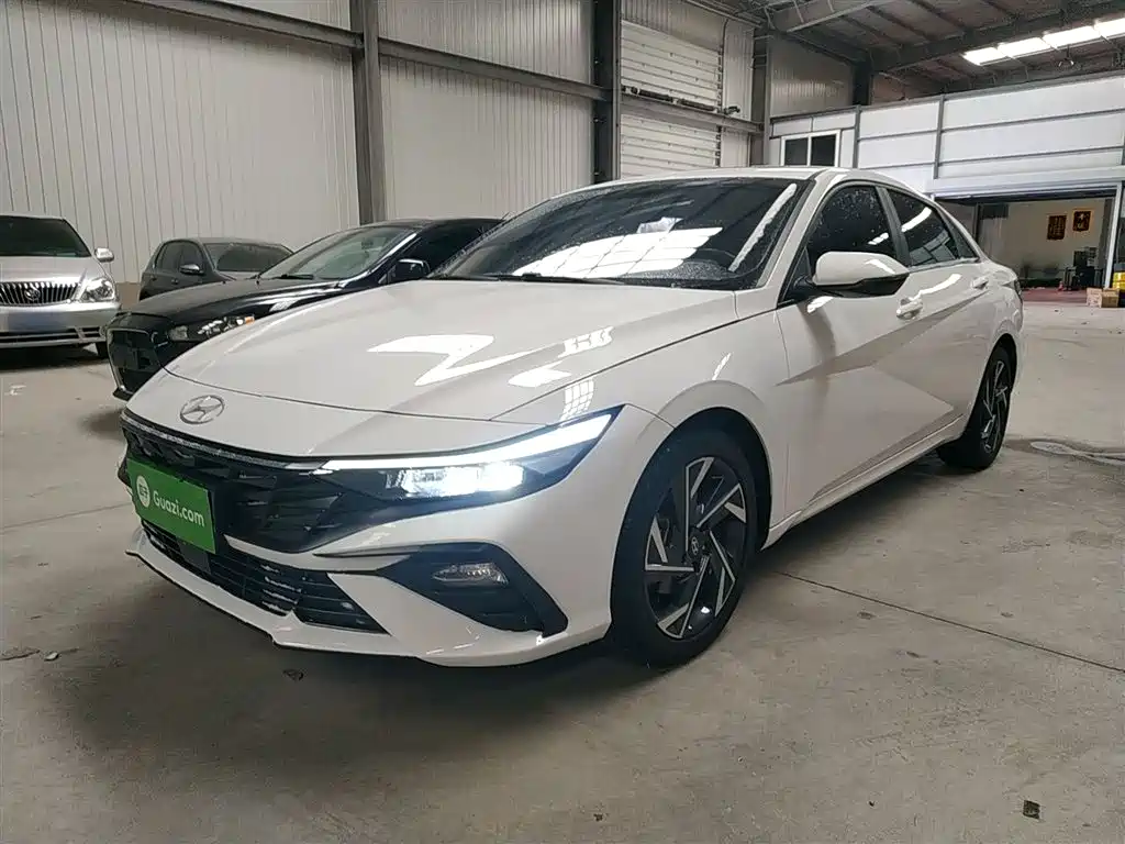 Hyundai Elantra 2023