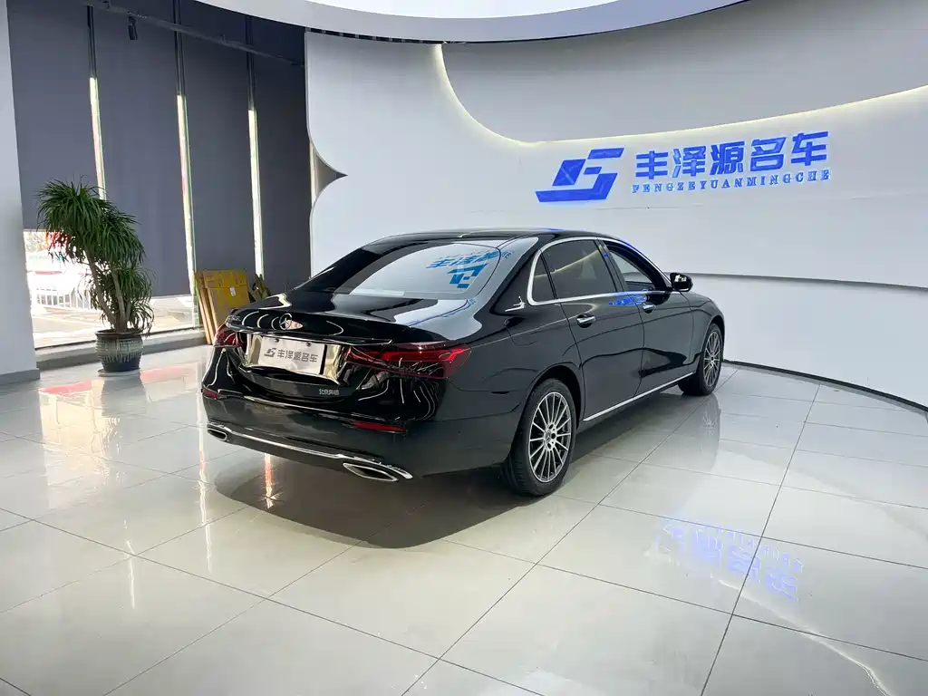 MERCEDES-BENZ E CLASS