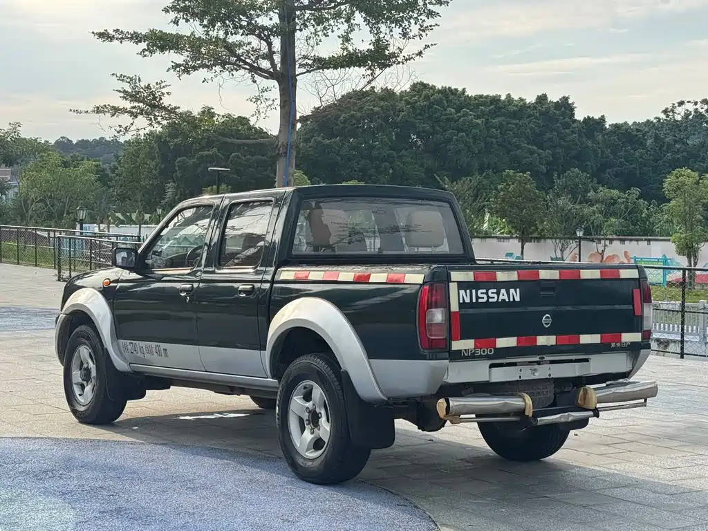Nissan D22 — миниатюра 3
