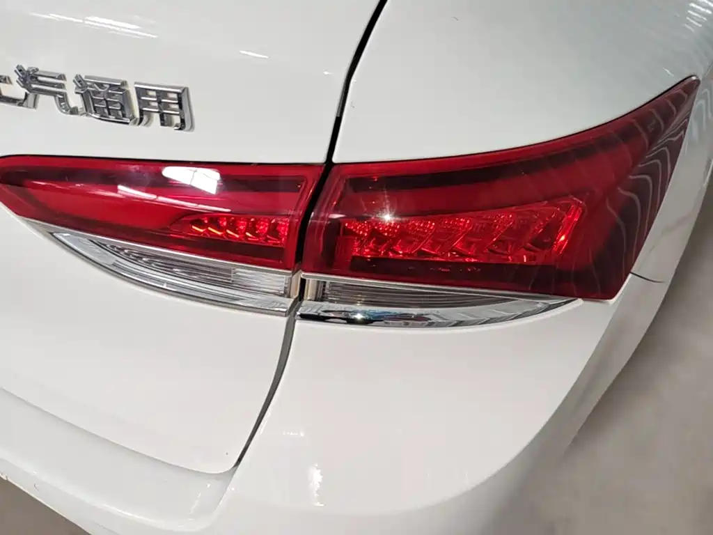 Buick Excelle — миниатюра 8