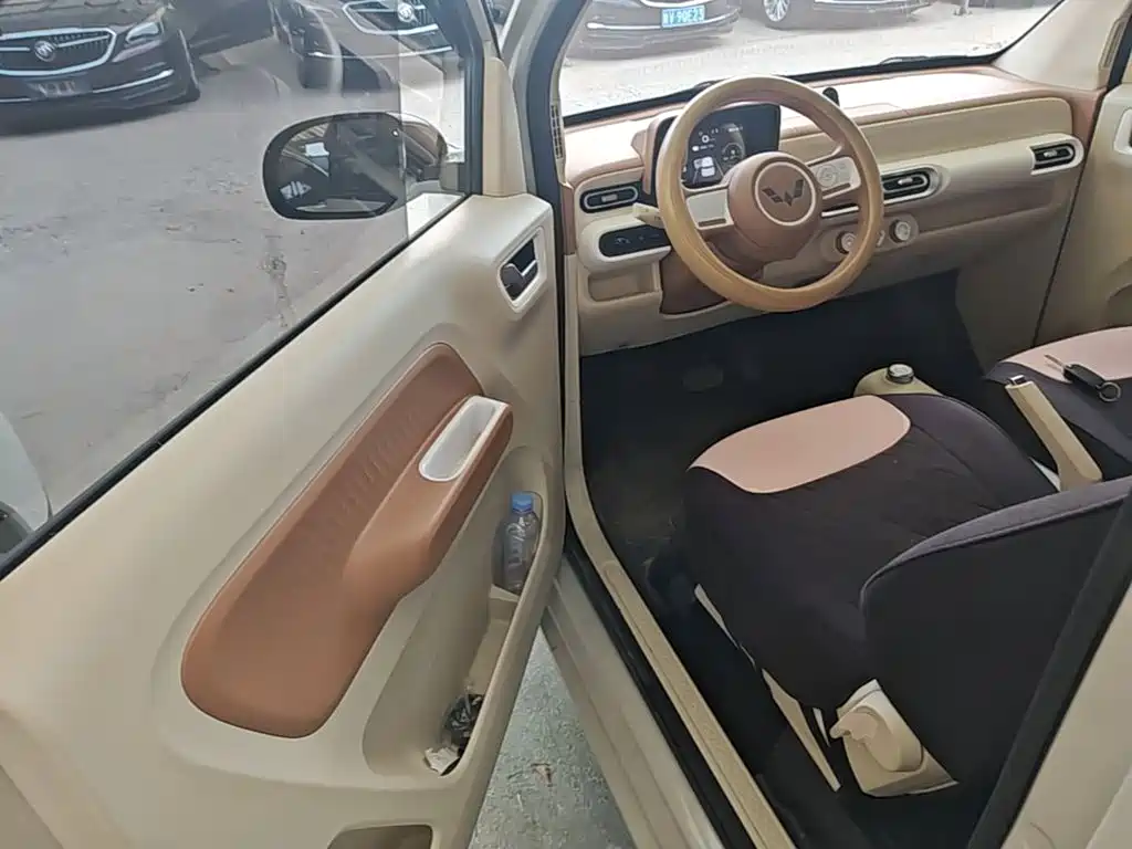 Wuling MINIEV — миниатюра 16