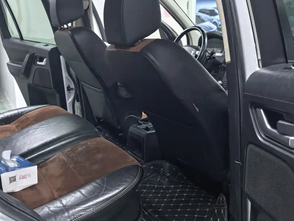 Land Rover 2 011 3.2L i6 SE