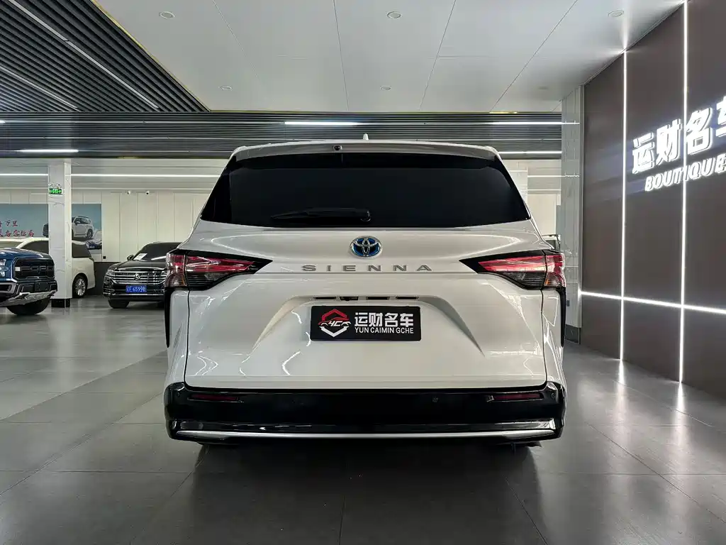 TOYOTA SIENNA