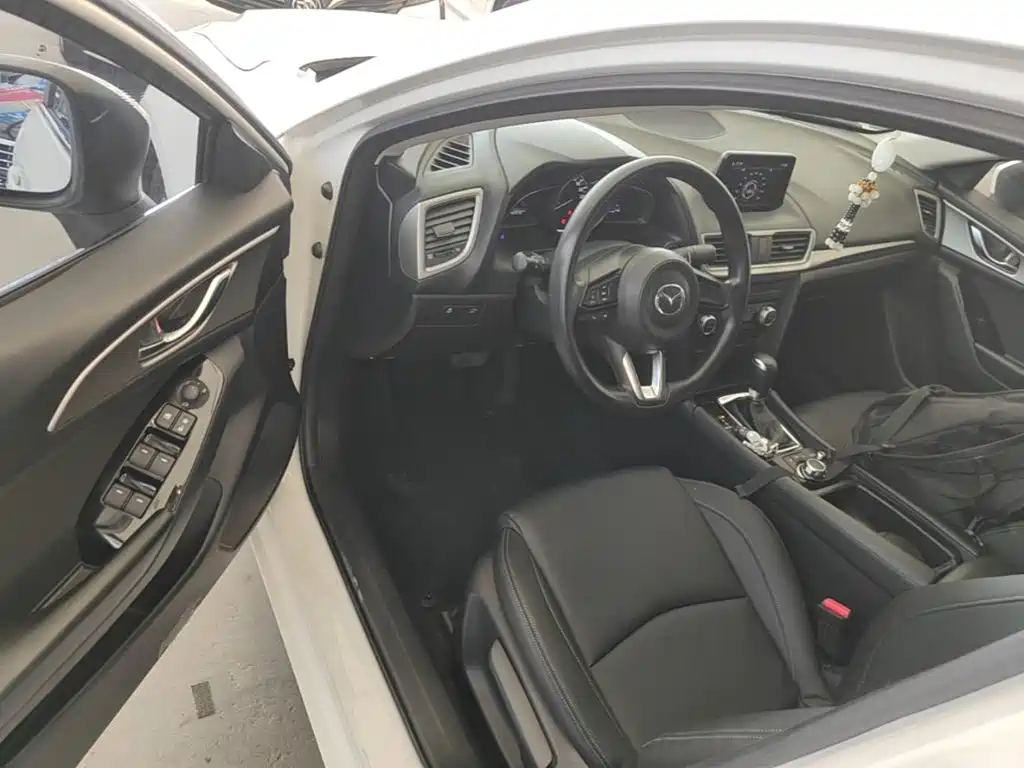 Mazda 3 Axela — миниатюра 16