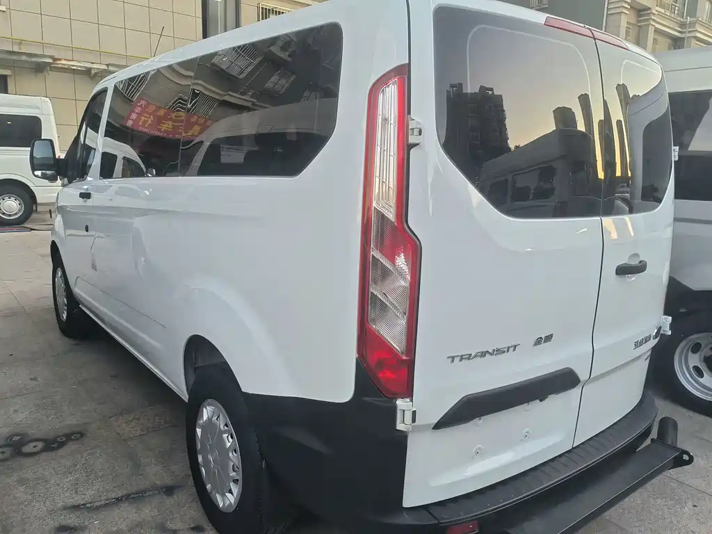 Ford Transit — миниатюра 9