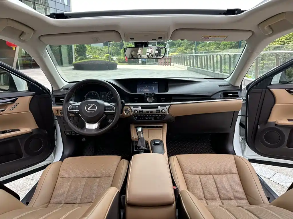 Lexus ES — миниатюра 9