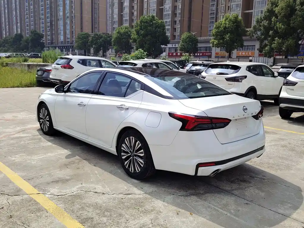 Nissan Teana — миниатюра 9