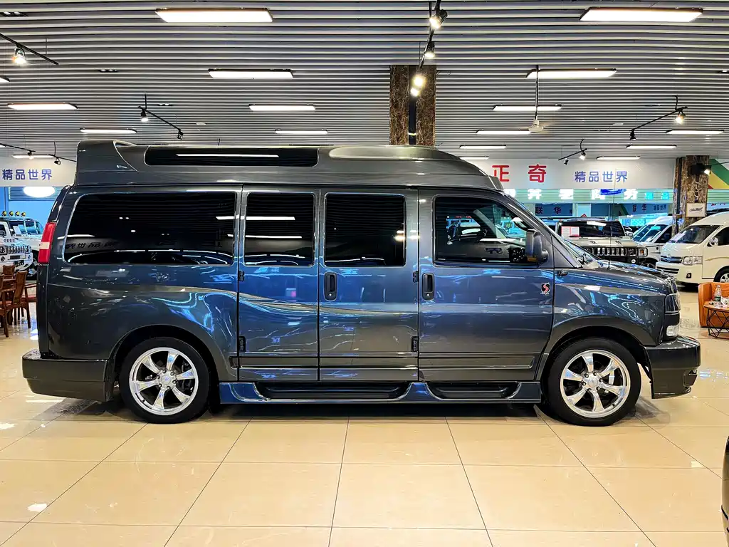 GMC Savana — миниатюра 9