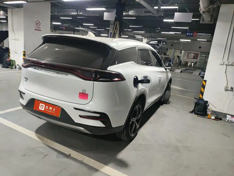 BYD Tang New Energy — миниатюра 8