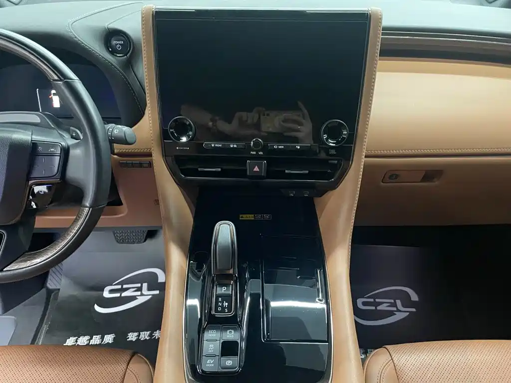 Toyota Vellfire — миниатюра 11