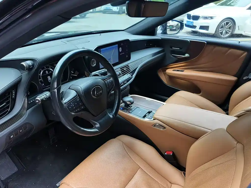 Lexus LS 2021 500h