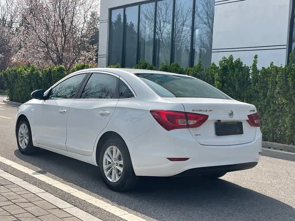 Buick Excelle — миниатюра 6