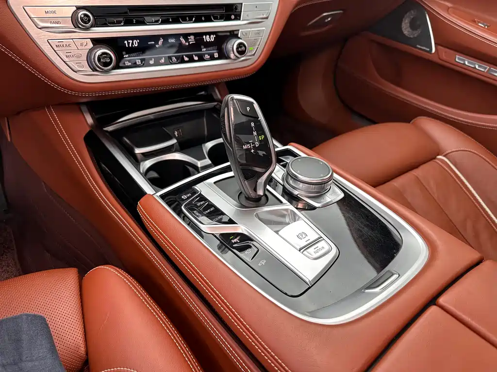 BMW 7 Series — миниатюра 46