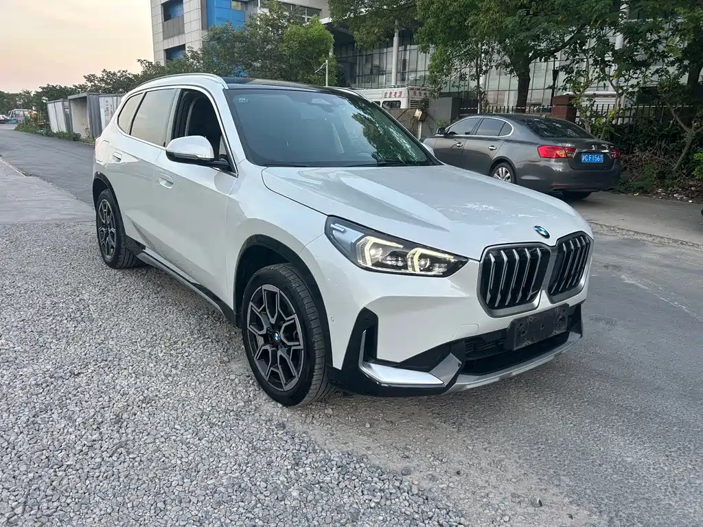 BMW iX1 — миниатюра 3
