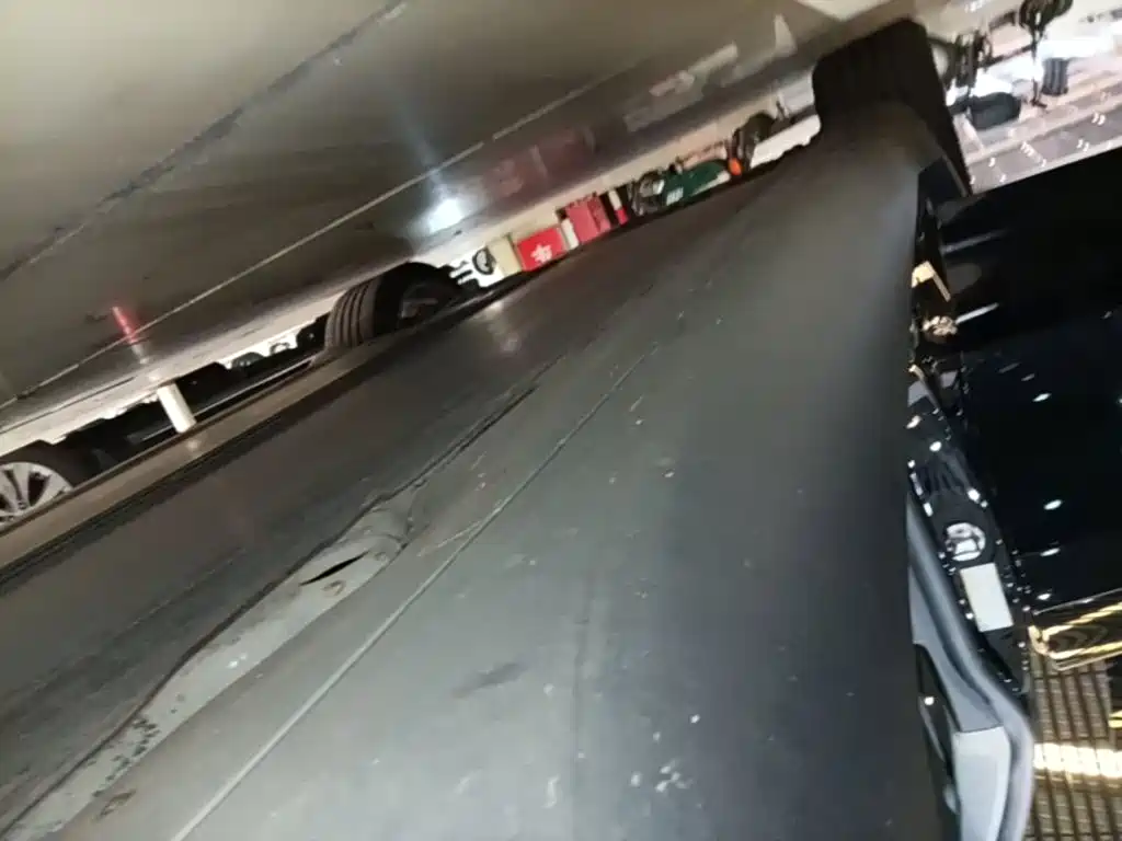 Tesla Model Y — миниатюра 21