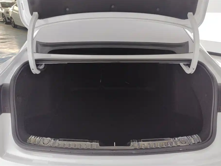 Geely Preface 2021 2.0TD Luxury