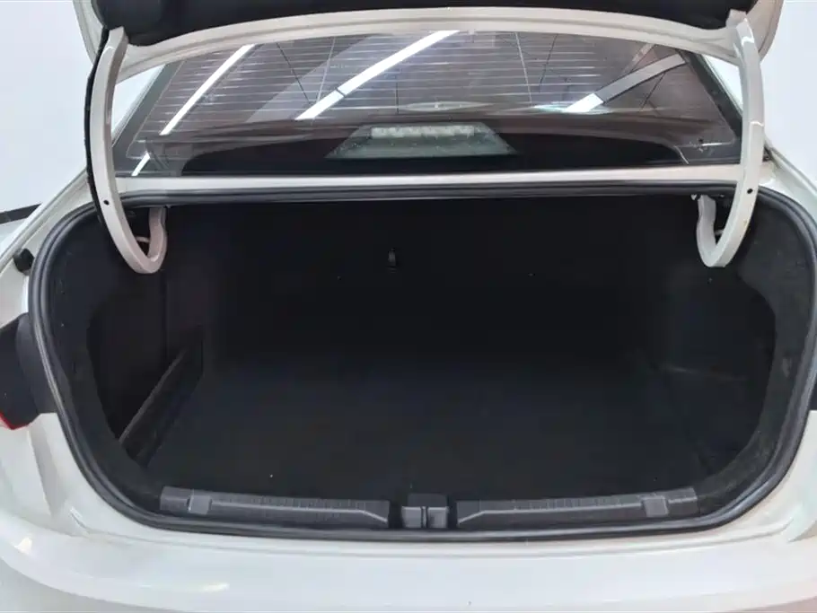 Volkswagen Bora 2020 1.5L AT Comfort