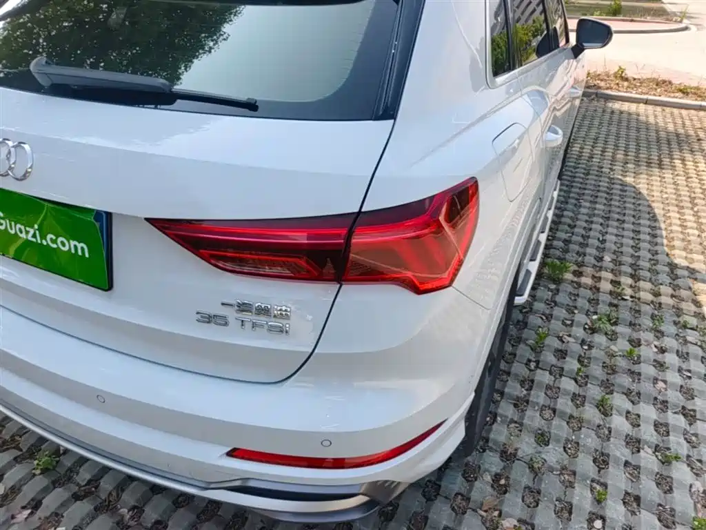 Audi Q3 2023 35 TFSI Fashion (1.4T)