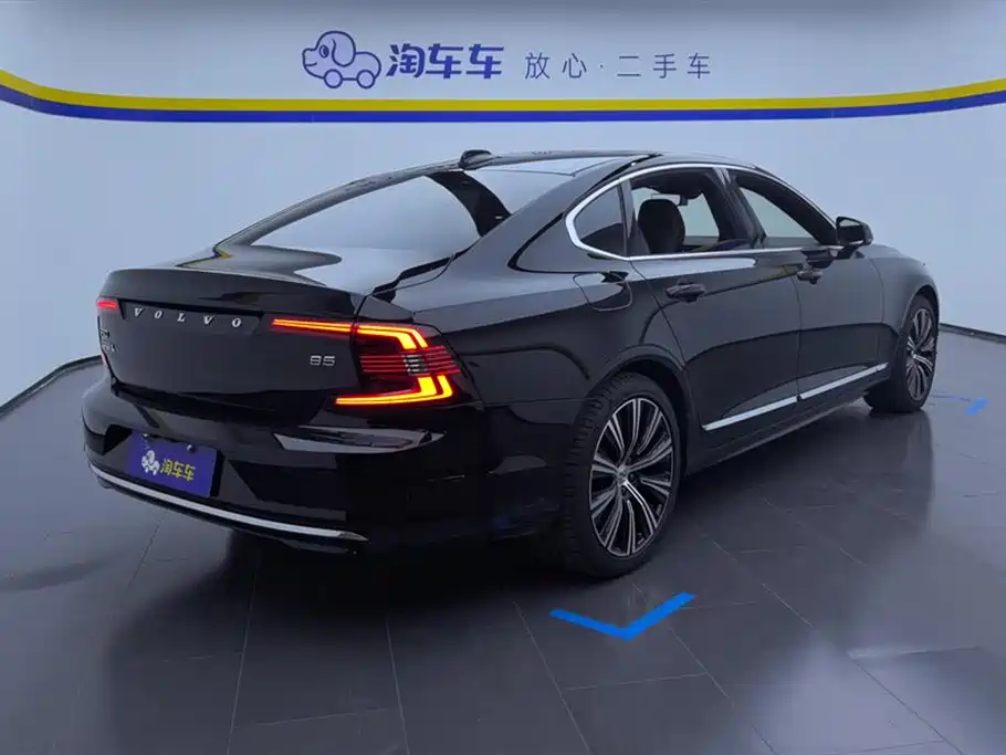 Volvo S90 2025 B5 Luxury