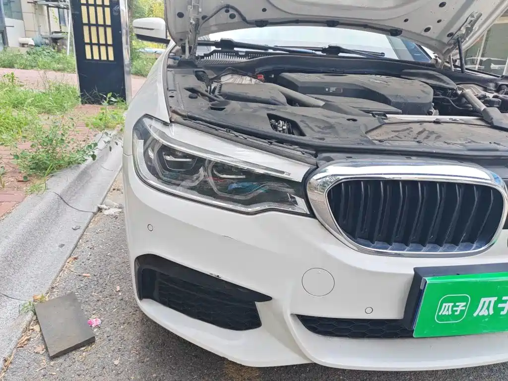 BMW 5 Series — миниатюра 7