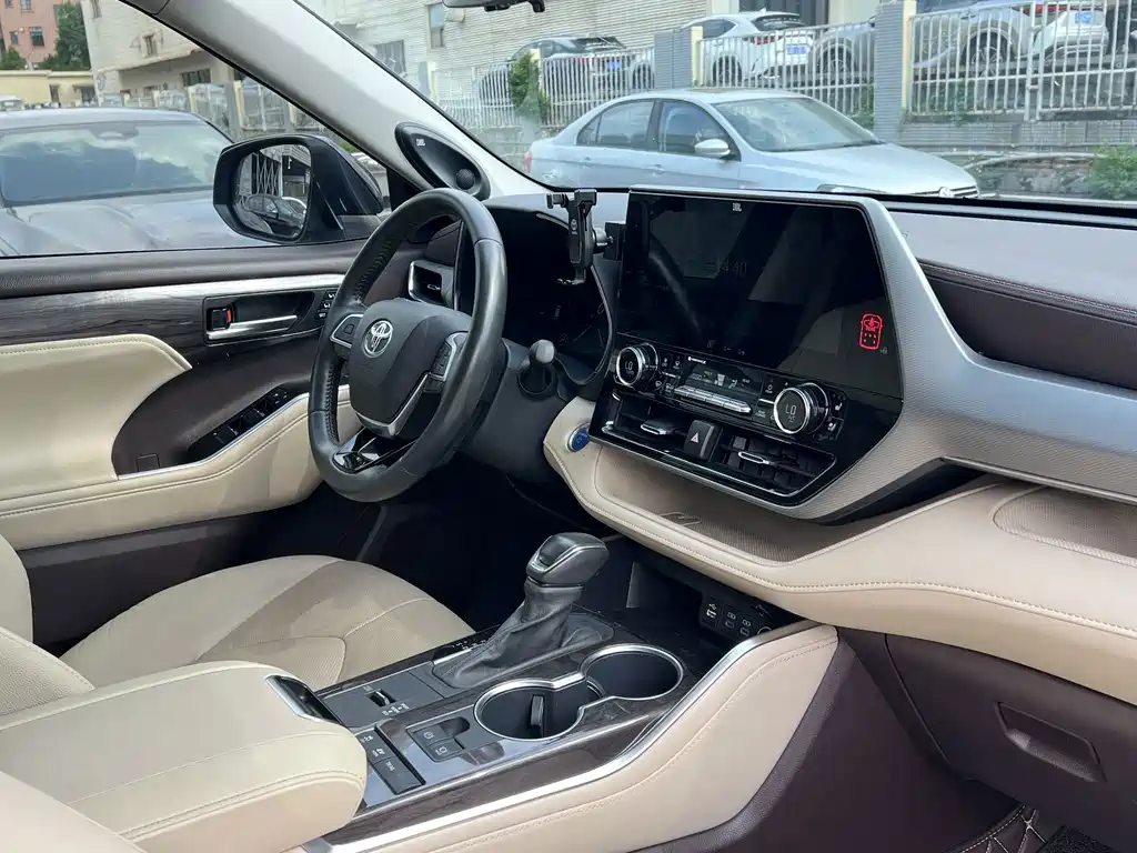 Toyota Highlander — миниатюра 11