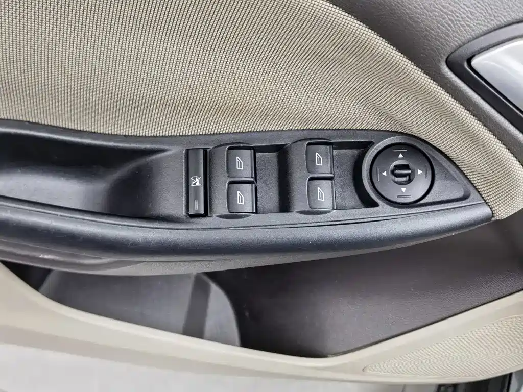 Ford Focus — миниатюра 9