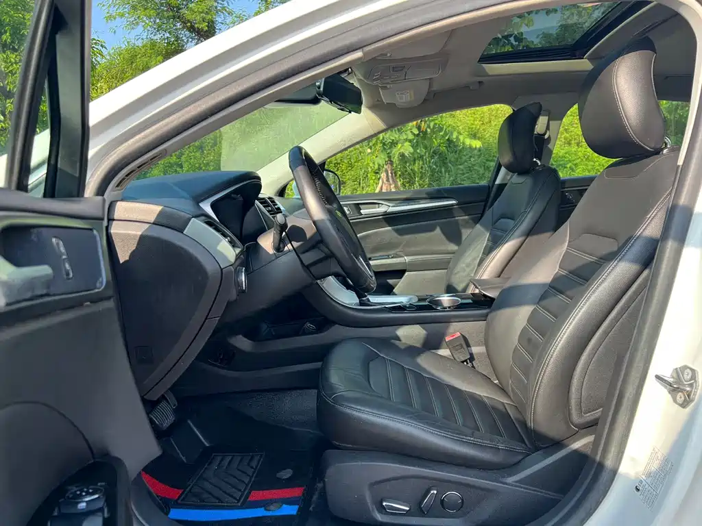 Ford Mondeo — миниатюра 9