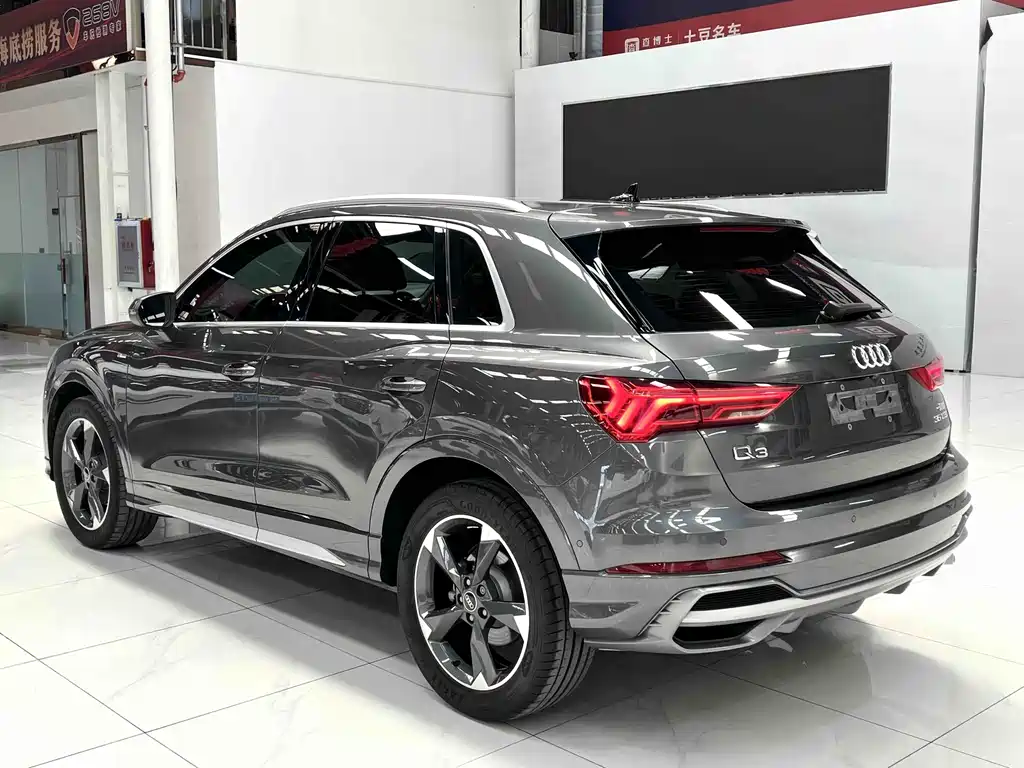 Audi Q3 2023 35 TFSI Fashion (1.4T)