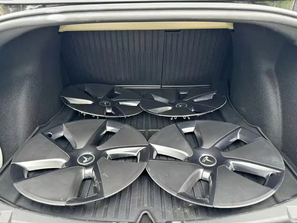 Tesla Model 3 - фото 19