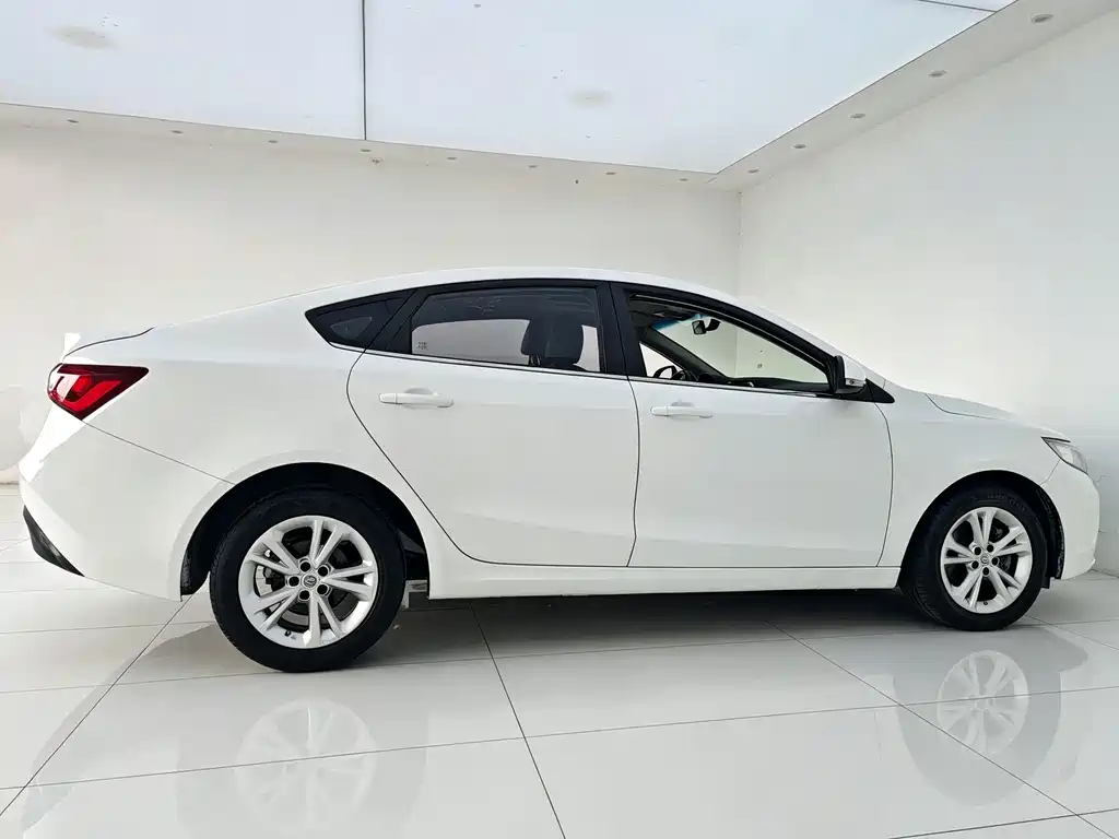 MG MG GT — миниатюра 17