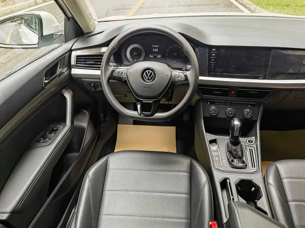 Volkswagen Lavida — миниатюра 9