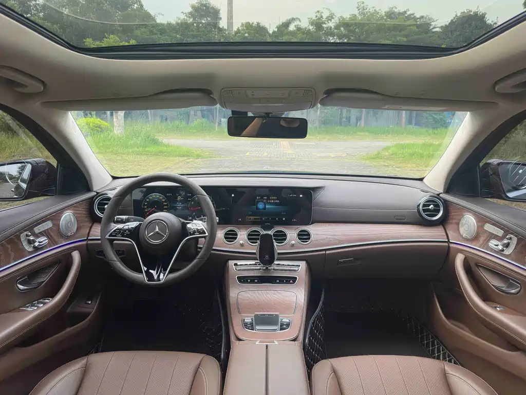 Mercedes-Benz E-Class — миниатюра 16