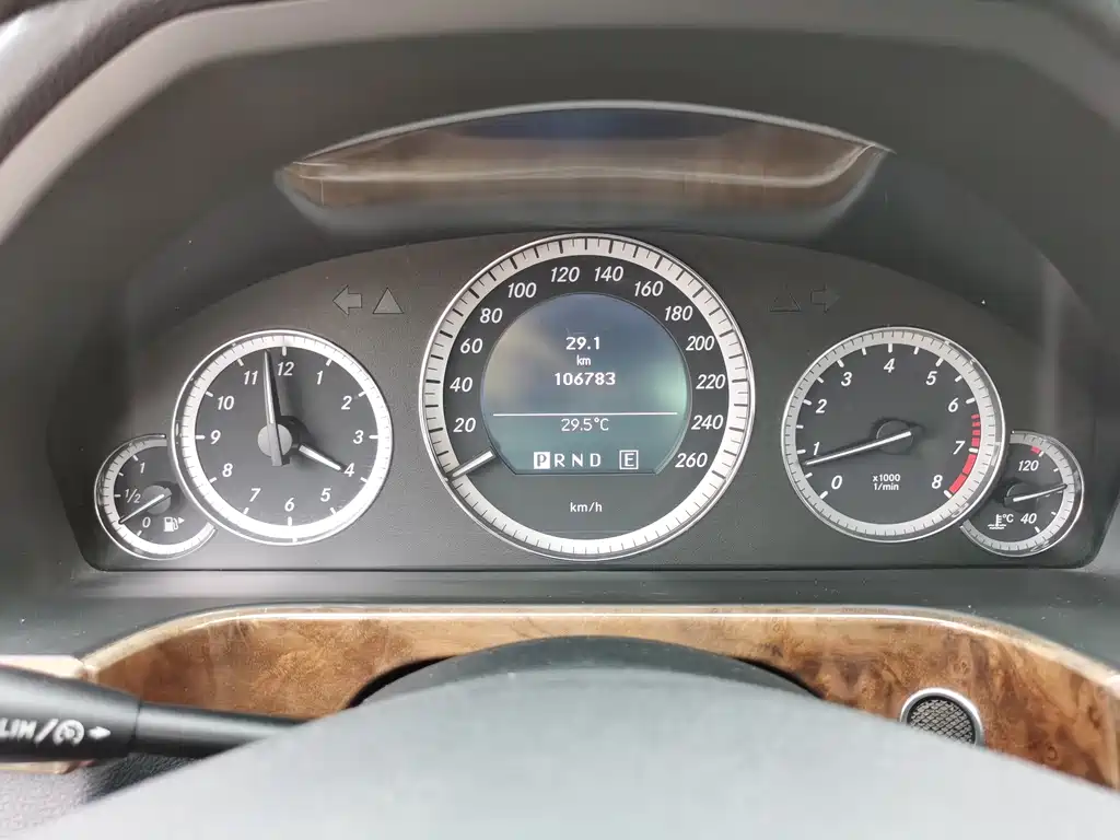 Mercedes-Benz E-Class (Import) — миниатюра 15