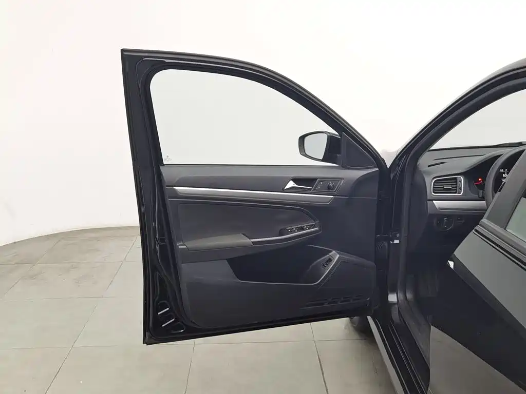 Volkswagen Lavida — миниатюра 8
