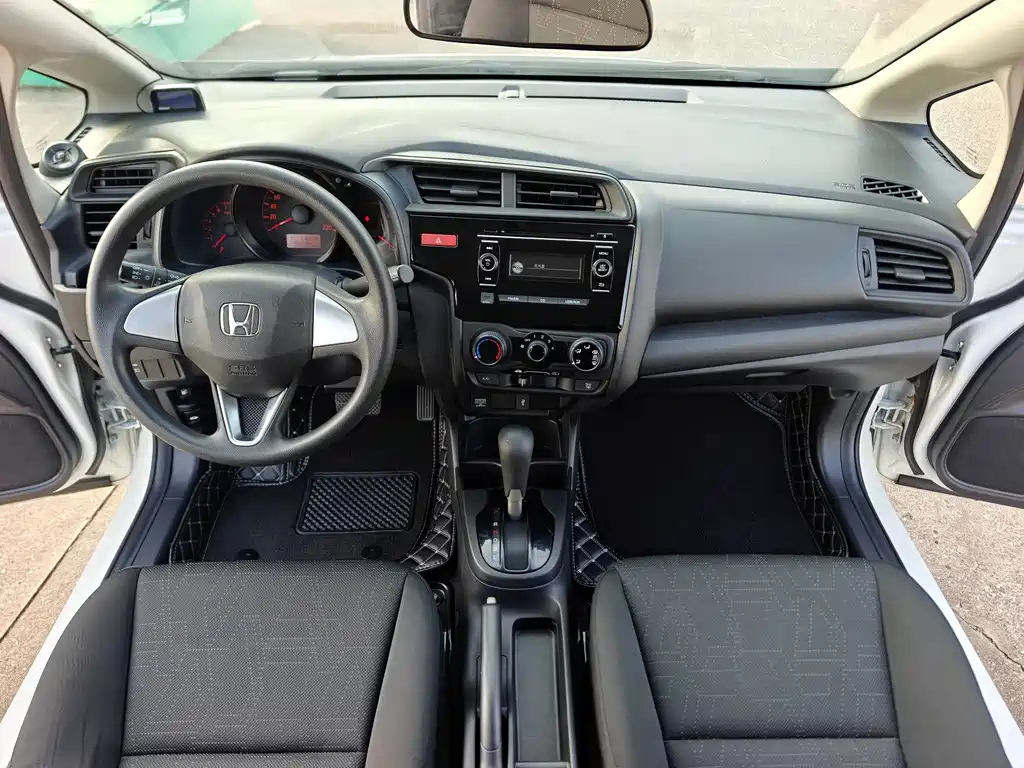 Honda Fit — миниатюра 9