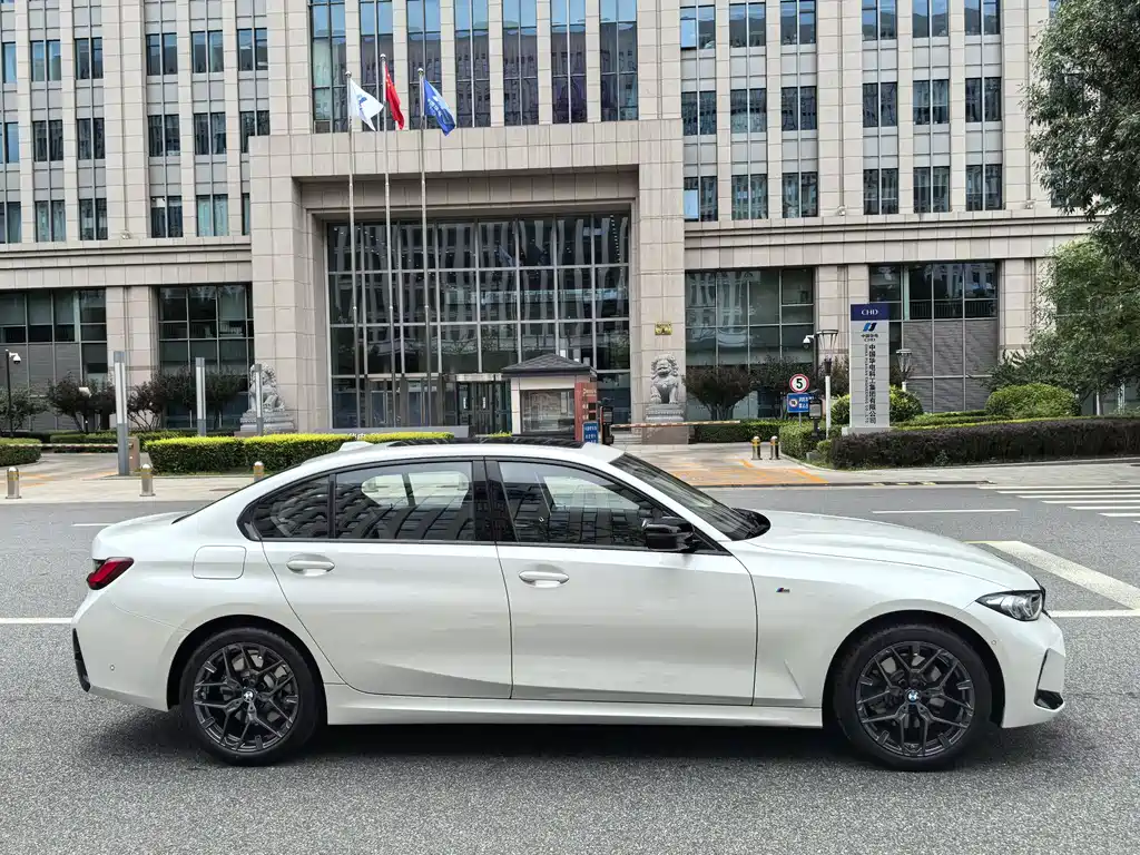 BMW 3 Series 3 2026 330Li M Sport