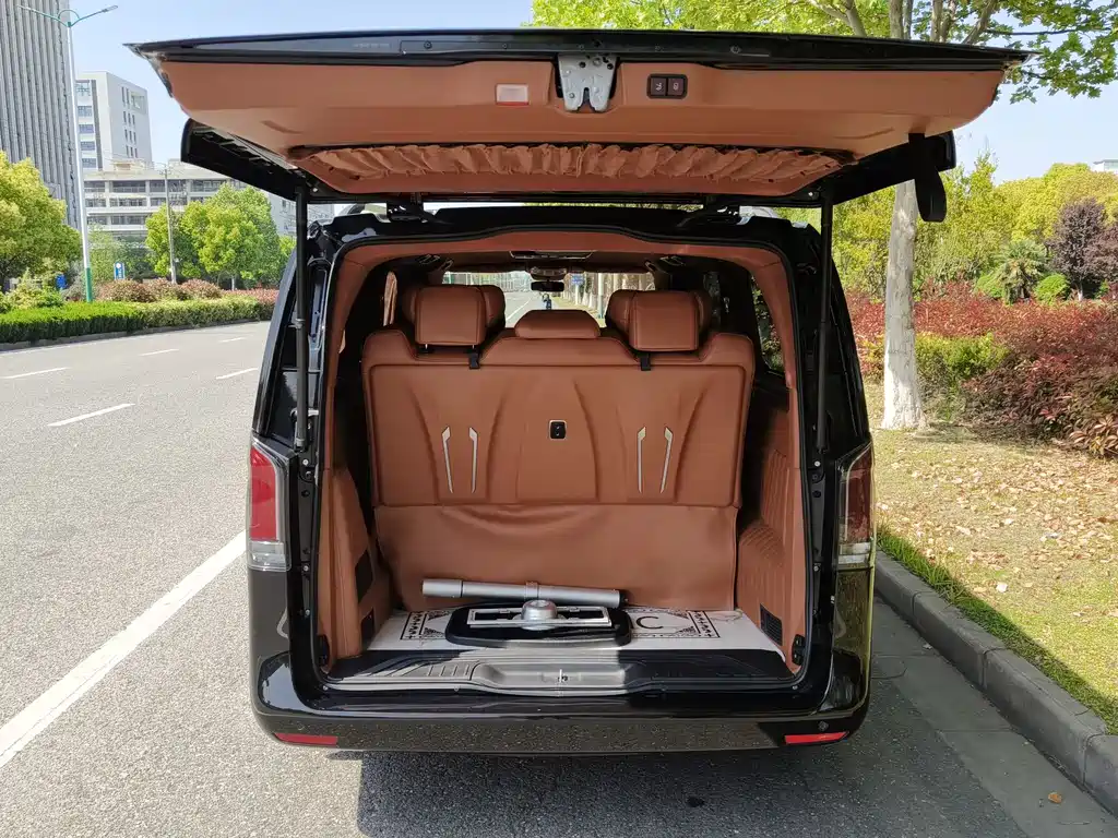 Mercedes-Benz Vito 2021 2.0T 7 мест