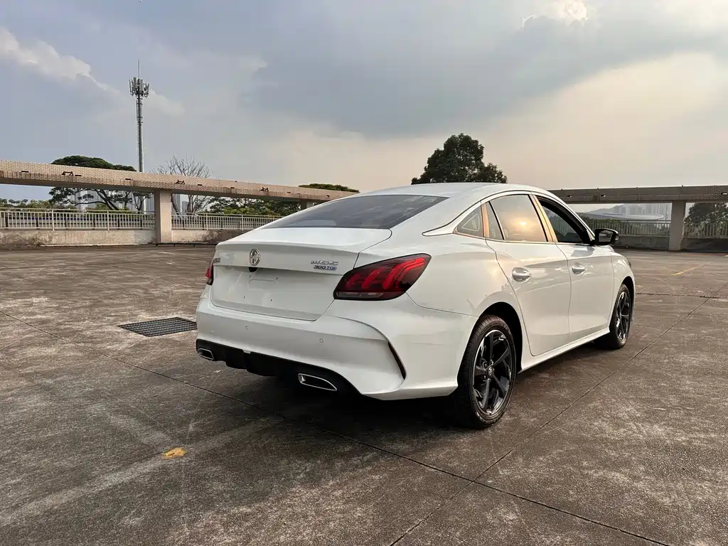 MG MG5 — миниатюра 13