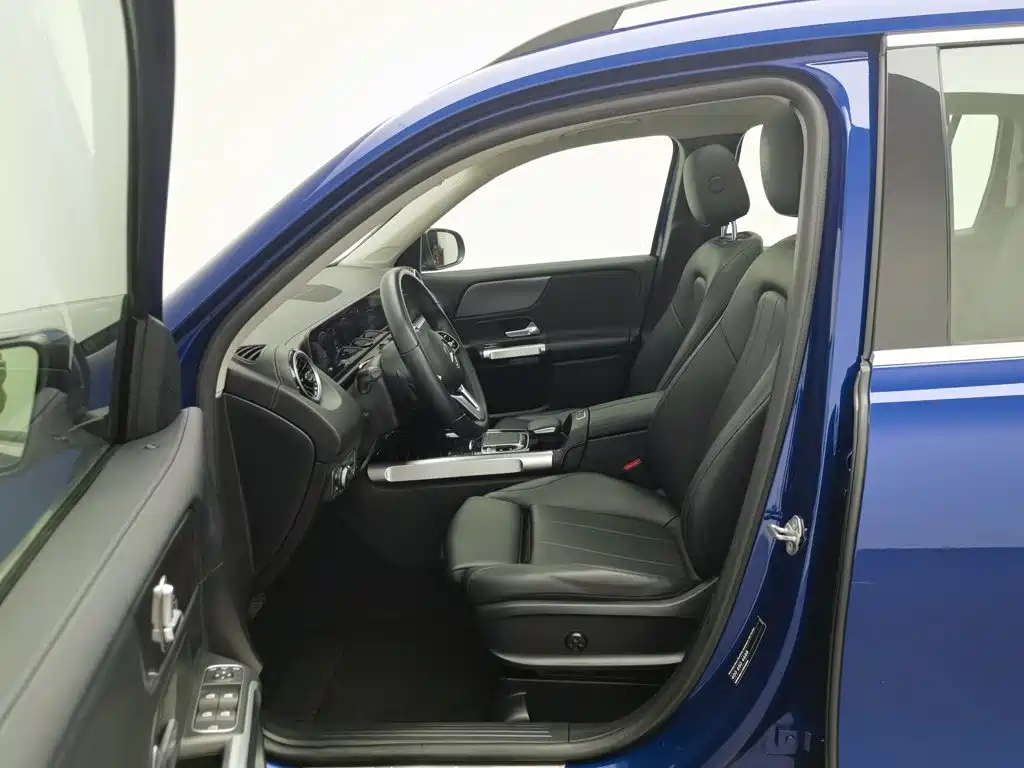 Mercedes-Benz GLB — миниатюра 10