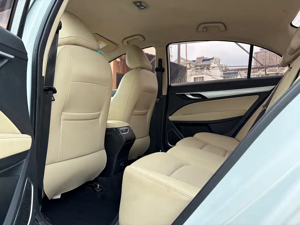 Geely Emgrand — миниатюра 9