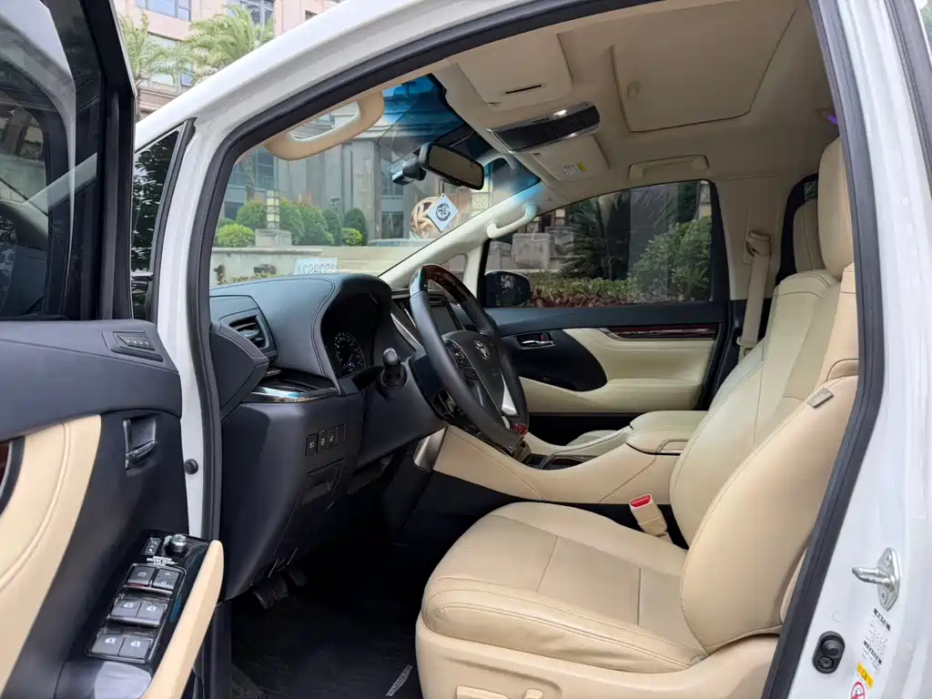 Toyota Alphard 2015 3.5L Luxury