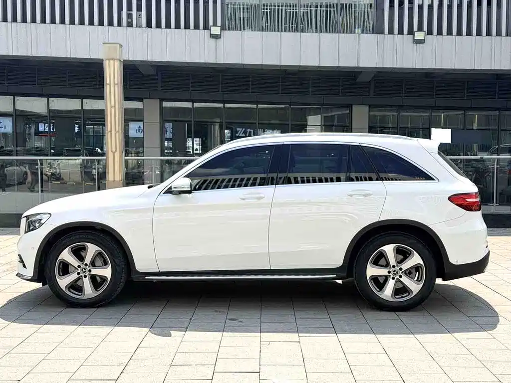 Mercedes-Benz GLC 2017 GLC 300 4MATIC
