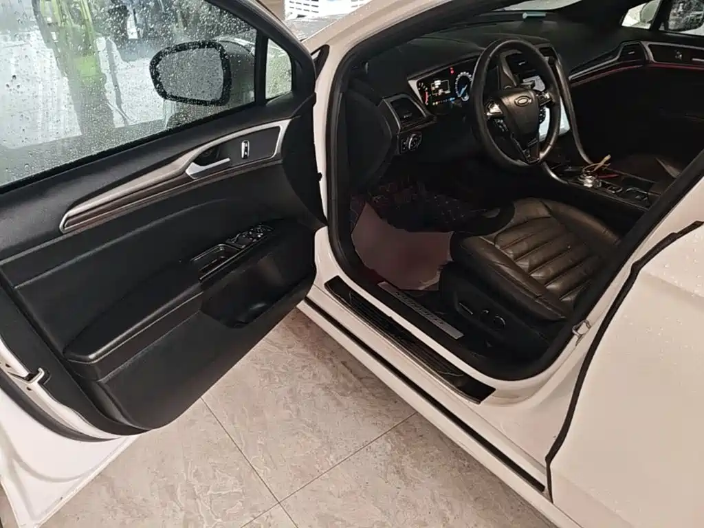 Ford Mondeo — миниатюра 16