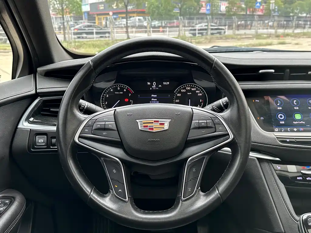 CADILLAC XT5