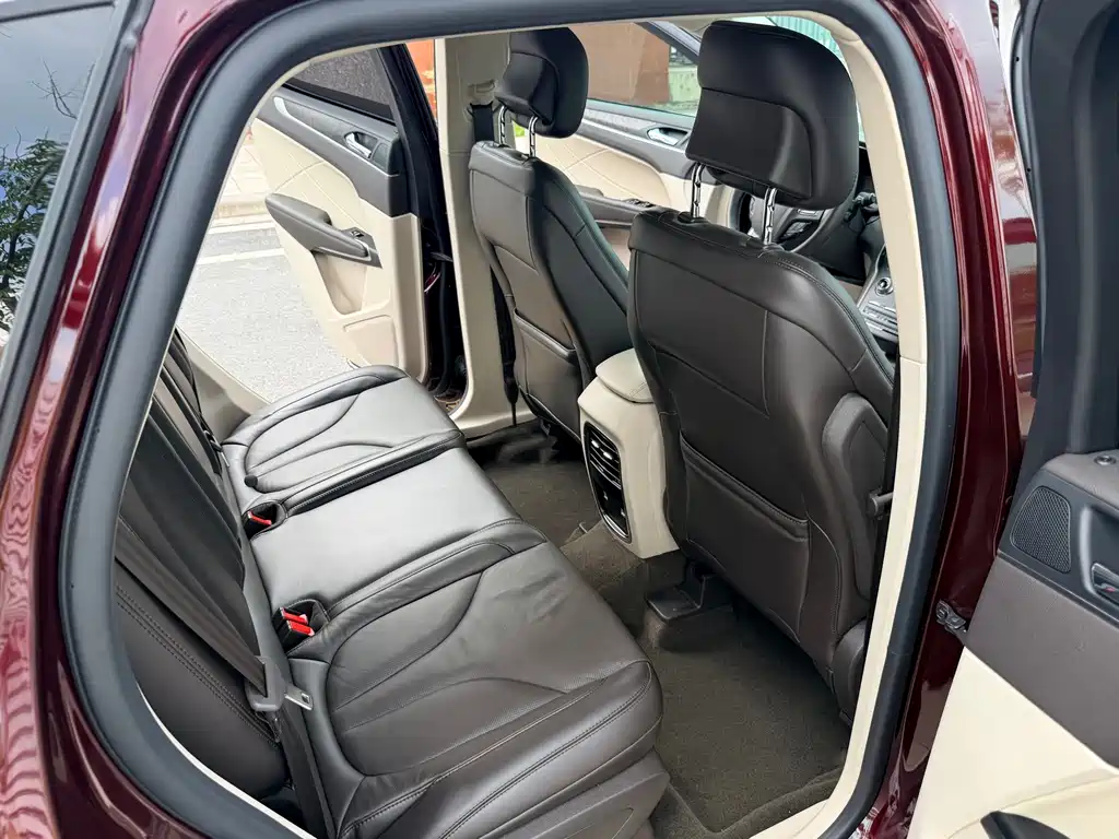 Lincoln MKC — миниатюра 11