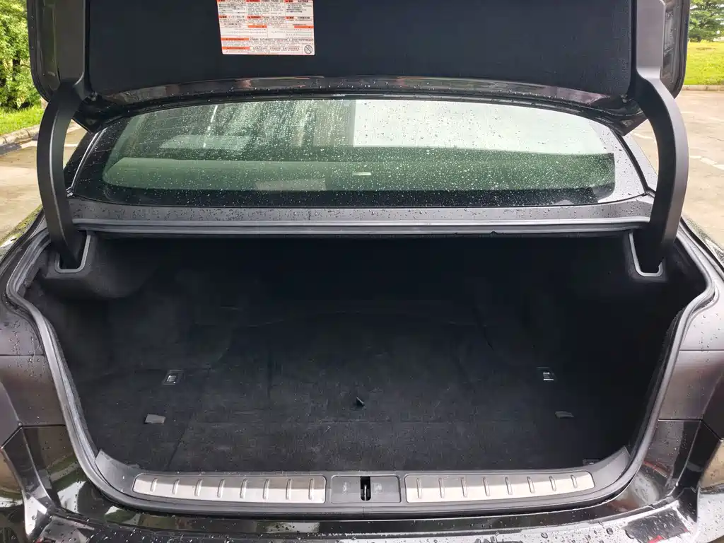 Lexus LS — миниатюра 22