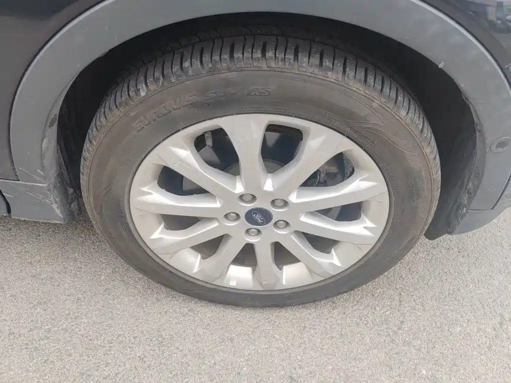 Ford Kuga — миниатюра 24